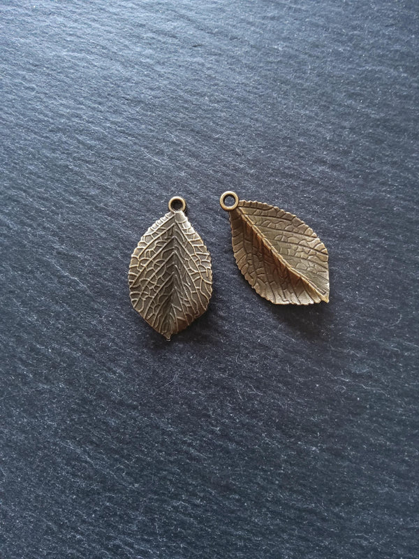 4 or 20 Leaf Pendants Antique Bronze Tone Alloy 35x20x3mm Nickel FREE