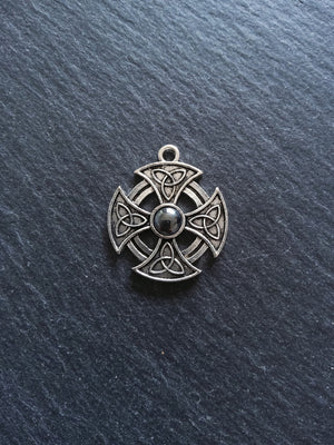 4 or 20 Celtic Knot Cross Round Pendant Antique Silver Tone with Hematite Cabochon 30x27mm