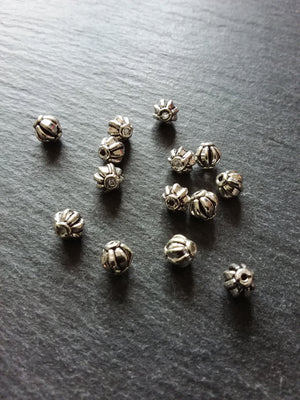 20 or 100 Lantern Beads 6mm Antique Silver Tone Spacer 6x6mm. Hole: 1mm