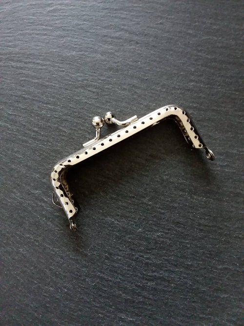 Bright Silver 8.9cm Metal Frame Kiss Clasp Rectangle For Purse or Bag ( 3 4/8 inch )