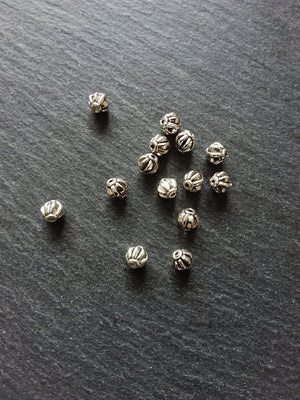 20 or 100 Lantern Beads 6mm Antique Silver Tone Spacer 6x6mm. Hole: 1mm