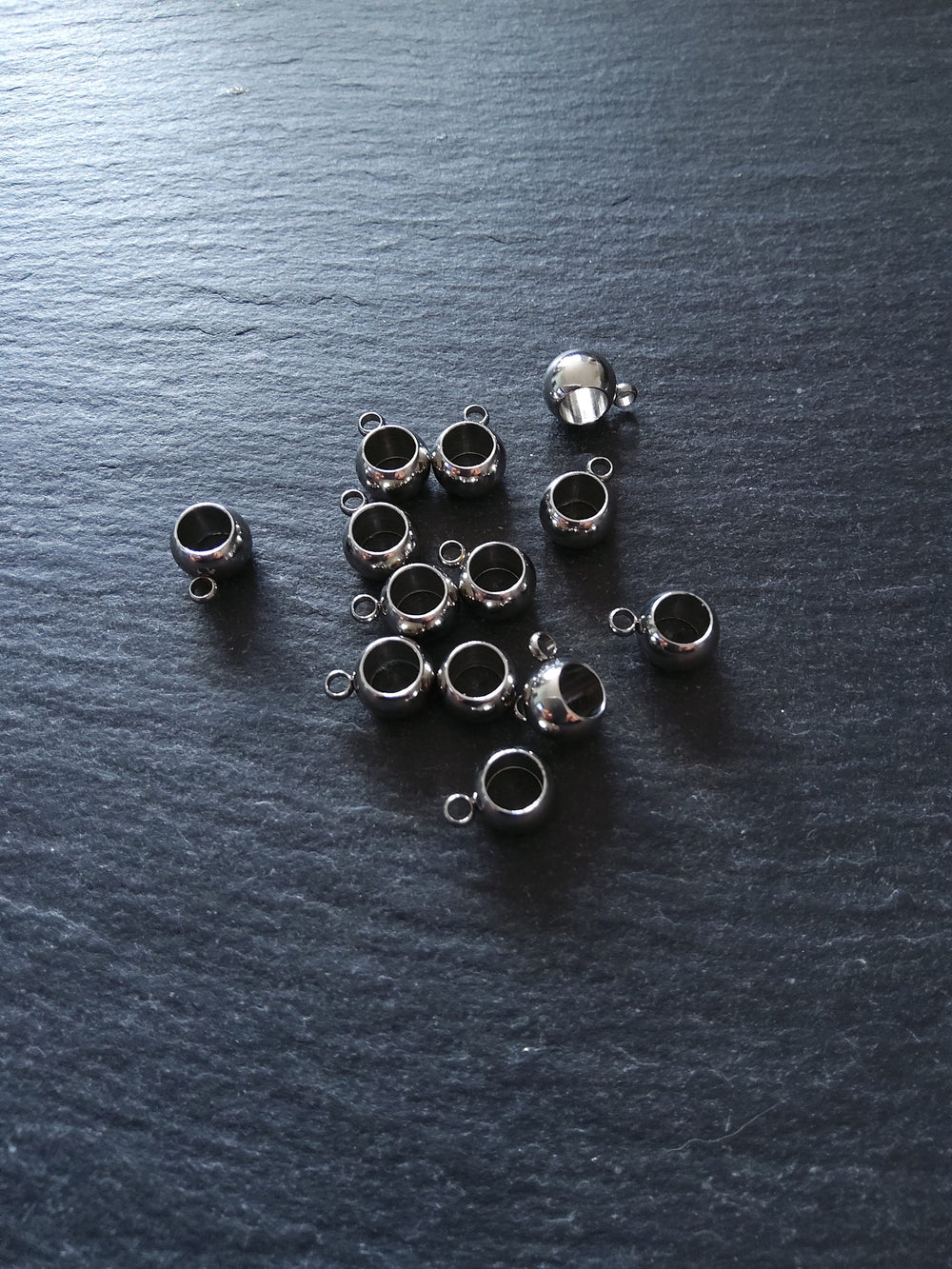 6 or 30 Stainless Steel 8mm Bail Beads Smooth Plain 11x8x5.5mm Hole: 5mm