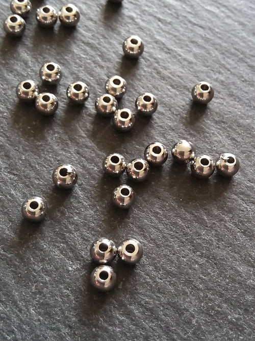 20 or 100 Stainless Steel 4mm Silver Tone Smooth Round Solid Ball Spacer Beads. 1mm Hole