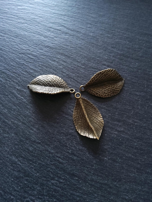 4 or 20 Leaf Pendants Antique Bronze Tone Alloy 35x20x3mm Nickel FREE