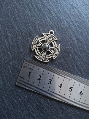 4 or 20 Celtic Knot Cross Round Pendant Antique Silver Tone with Hematite Cabochon 30x27mm