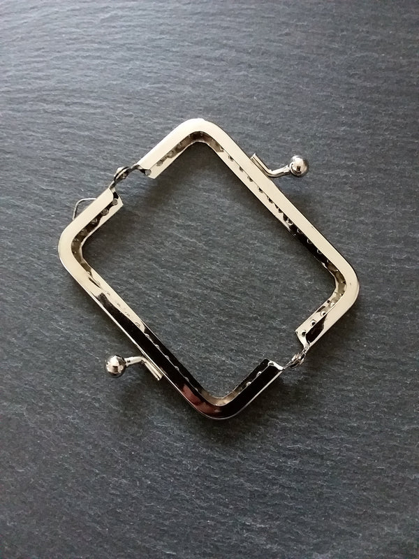 Bright Silver 8.9cm Metal Frame Kiss Clasp Rectangle For Purse or Bag ( 3 4/8 inch )