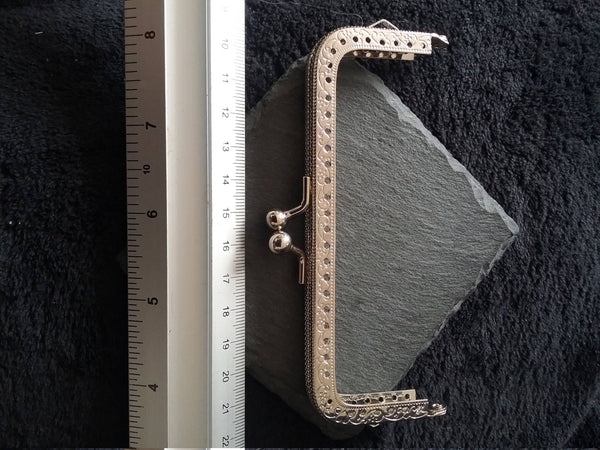 Patterned 12.8cm (5 inch) Bright Silver Tone Metal Purse or Bag Frame Kiss Clasp Rectangle 12.8x6.5cm