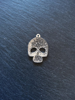 2 or 10 Skull Pendant Stainless Steel Flower Pattern 30x22mm