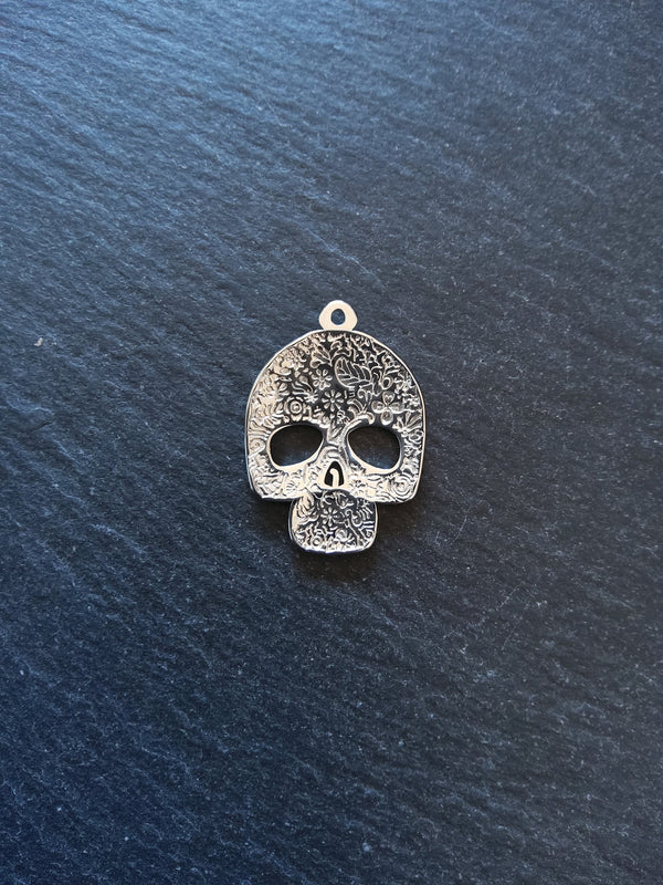 2 or 10 Skull Pendant Stainless Steel Flower Pattern 30x22mm