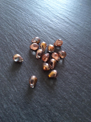 25 Czech Glass Teardrop Beads 5.5x8.5mm Clear Copper with Metallic Copper Lustre. Hole: 0.8mm