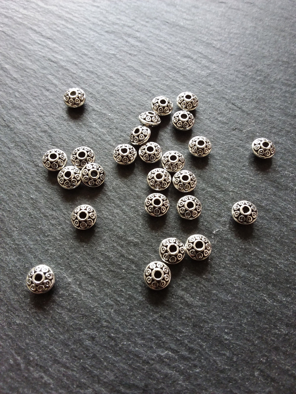 20 or 100 Antique Silver Tone 6mm Flying Saucer Shaped Spacer Beads 6x4mm. Hole: 1.5mm