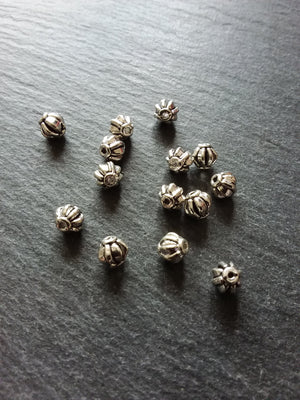 20 or 100 Lantern Beads 6mm Antique Silver Tone Spacer 6x6mm. Hole: 1mm