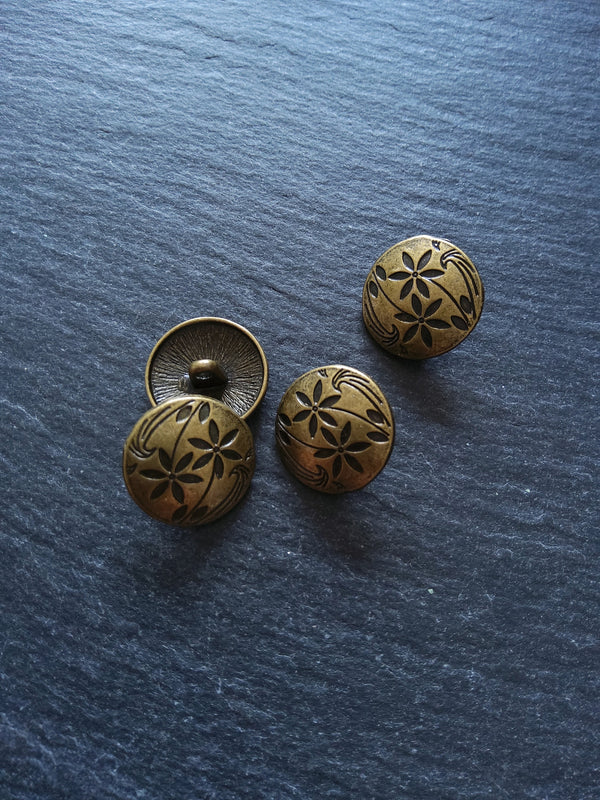 6 or 30 Antique Bronze Metal Buttons with Flower Design 17mm (5/8") Fasteners
