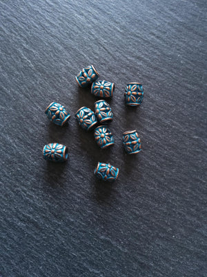 6 or 30 Flower Patterned 10mm Charm Beads Antique Copper Tone Alloy with Blue Patina Hole: 5mm