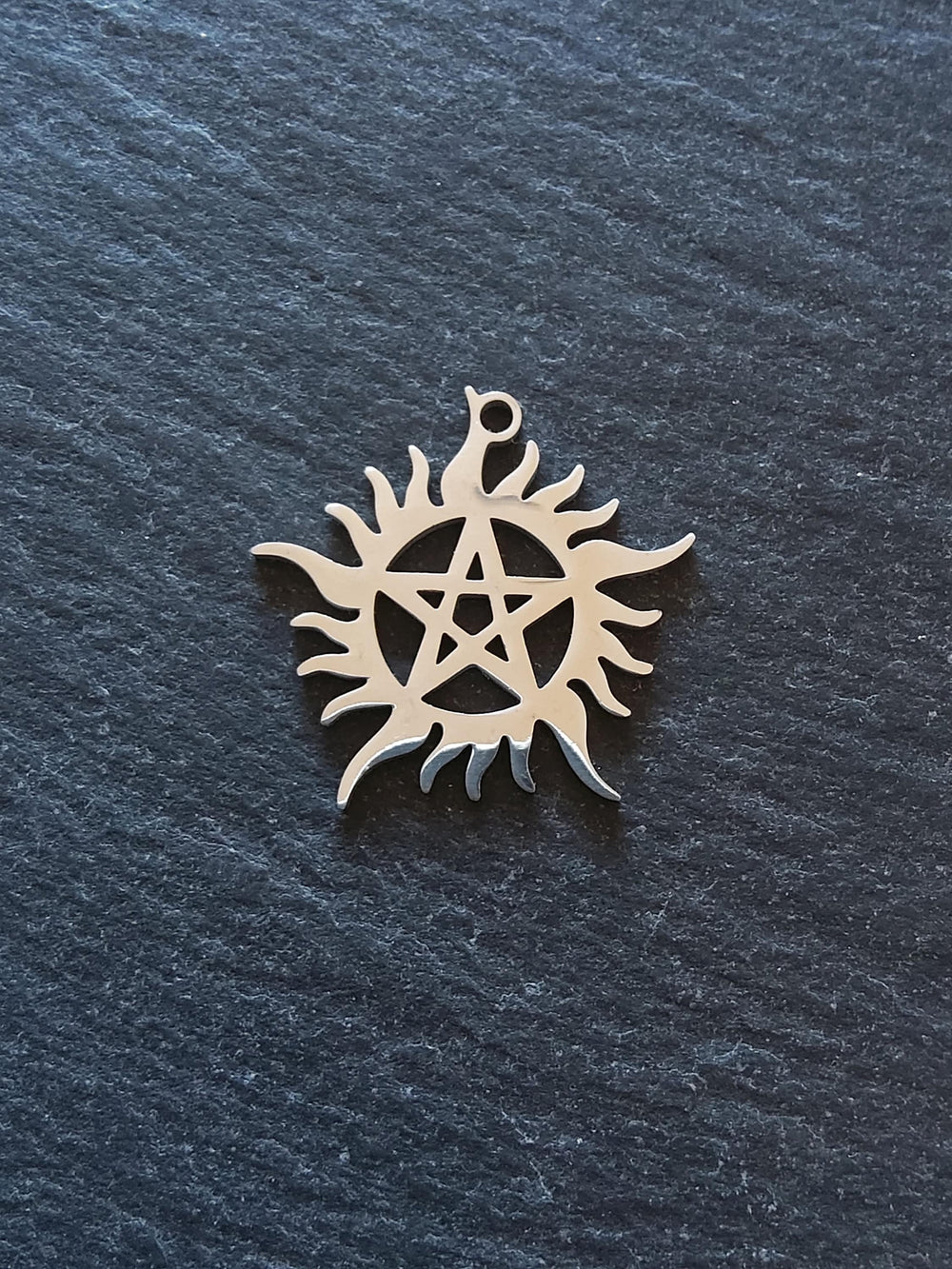 1 or 5 Stainless Steel Pentagram Fire Pendants 25x25x1.5mm