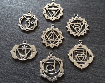 1 Full Set of The Seven Chakras Pendants in Antique Silver Tone Metal Alloy 35x30mm