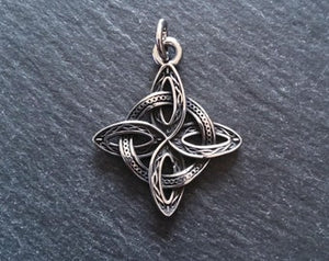 Stainless Steel Witches Knot Pendant 39x33x3mm