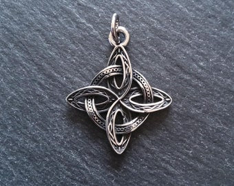 Stainless Steel Witches Knot Pendant 39x33x3mm