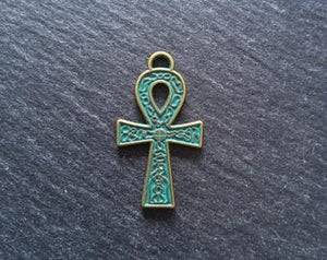 4 or 20 Ancient Egyptian Ankh Pendants Antique Bronze With Green Patina 37x21mm