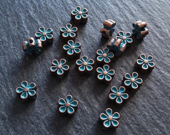 20 or 100 Flower Beads Antique Copper with Blue Patina 7x6.5x3.3mm Hole: 1.2mm