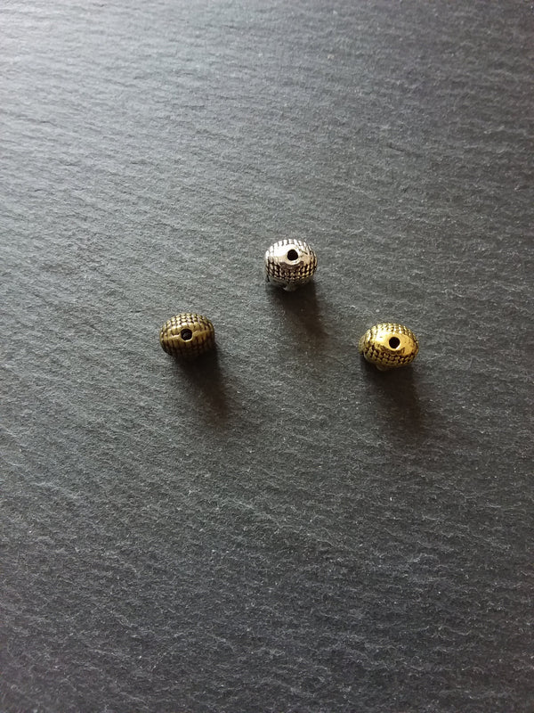 8 or 40 Buddha Head Beads in Antique Gold or Antique Bronze Tone 3D 11x9mm Hole: 1.8mm