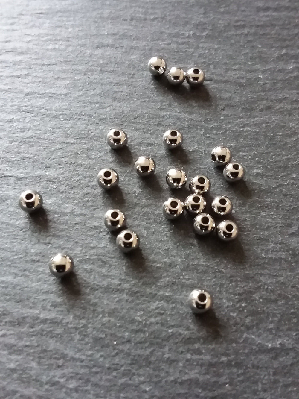 10 or 50 Stainless Steel 5mm Smooth Solid Round Spacer Beads 5x4.1mm Hole: 2mm - ContentedCatz