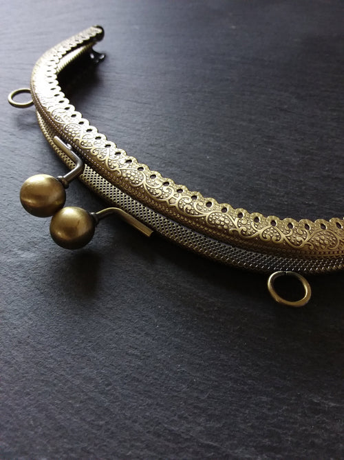 Patterned 20.5cm Bronze Bag or Purse Frame Kiss Clasp Arch Finding 20.5x10.5cm (8 inch)
