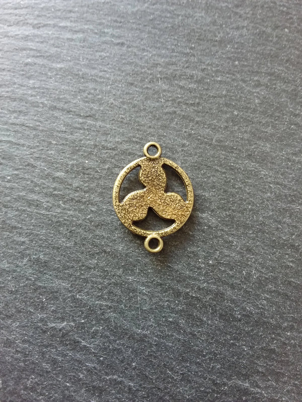 6 or 30 Triple Spiral Triskelion Celtic Connector Charms Antique Bronze Tone Round  28x20mm - ContentedCatz