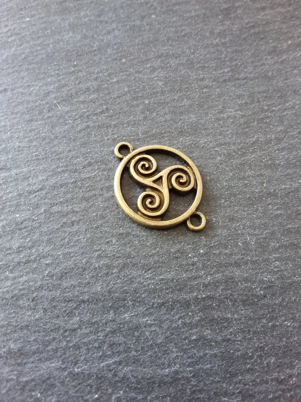 6 or 30 Triple Spiral Triskelion Celtic Connector Charms Antique Bronze Tone Round  28x20mm - ContentedCatz