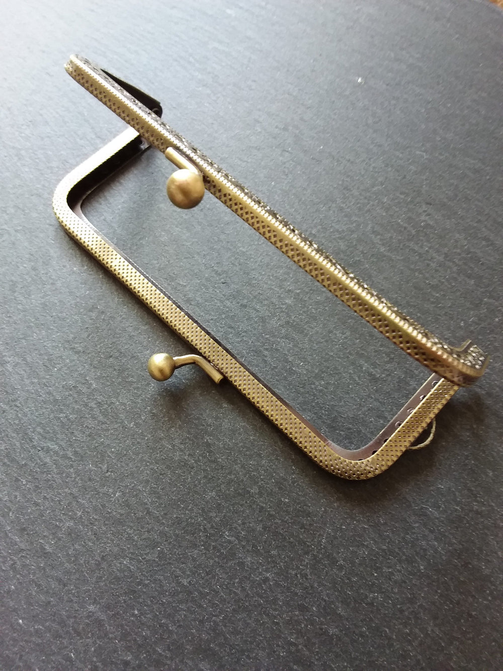 Patterned 12.7cm (5 inch) Antique Bronze Tone Metal Frame Kiss Clasp Rectangle For Purse or Bag 12.7x6.6cm