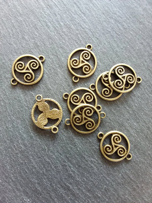 6 or 30 Triple Spiral Triskelion Celtic Connector Charms Antique Bronze Tone Round  28x20mm - ContentedCatz