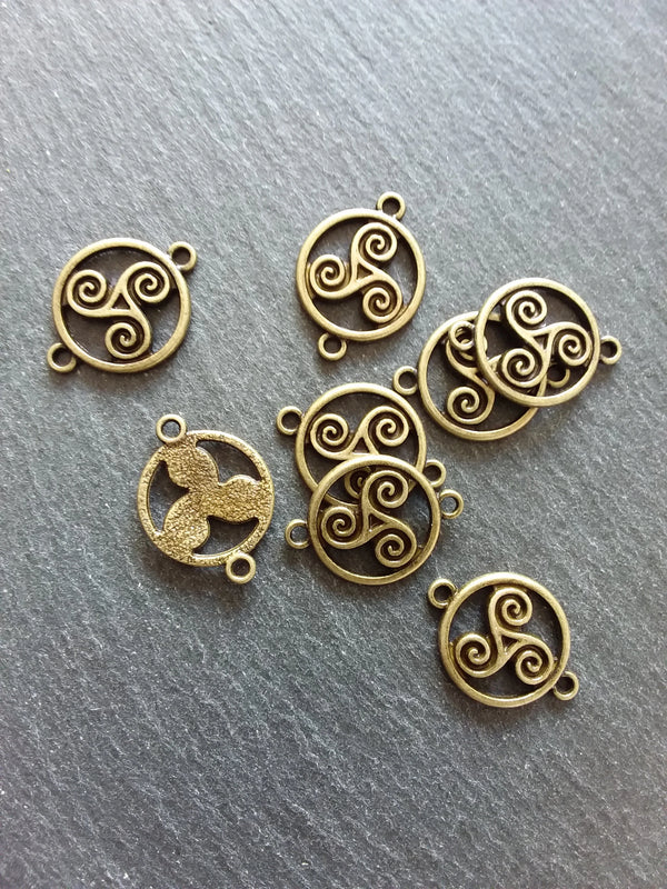 6 or 30 Triple Spiral Triskelion Celtic Connector Charms Antique Bronze Tone Round  28x20mm - ContentedCatz