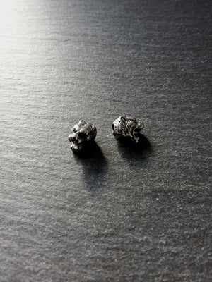 1 or 5 Stainless Steel Tiger Head Beads 11x8x9.5mm Hole: 2.5mm Front to Back