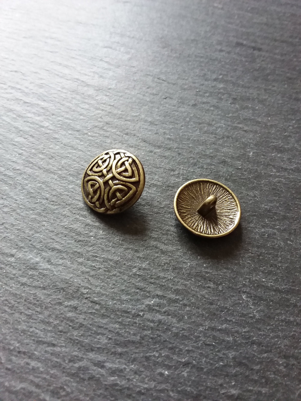 4 or 20 Celtic Knot Antique Bronze Metal Buttons 17mm (5/8") Fasteners