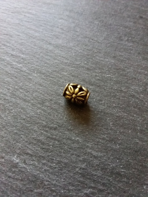 8 or 40 Flower Patterned 10mm Charm Beads Antique Bronze Tone 10x10mm Hole: 4.5mm Nickel FREE