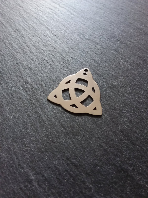 6 or 30 Celtic Trinity Knot Triquetra Stainless Steel Flat Pendants Silver Tone 28x28mm