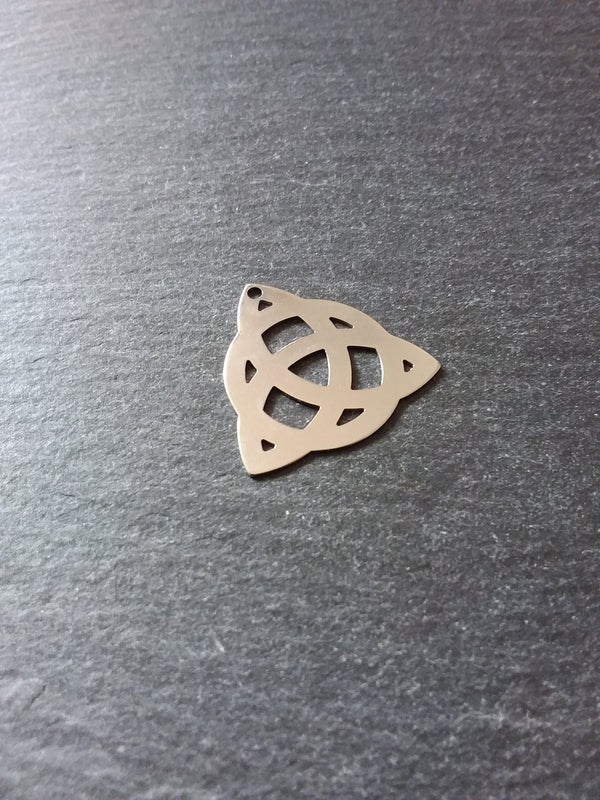 6 or 30 Celtic Trinity Knot Triquetra Stainless Steel Flat Pendants Silver Tone 28x28mm