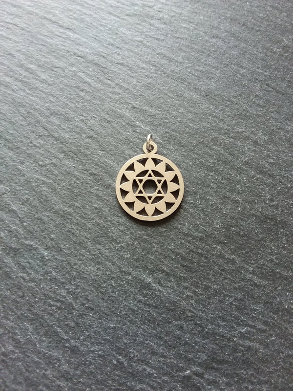 1 or 5 Stainless Steel Anahata Heart Chakra Star Charms Flat 22x19mm