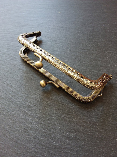 Antique Bronze 10.7cm Patterned Purse or Bag Frame Metal Kiss Clasp Rectangle - ContentedCatz
