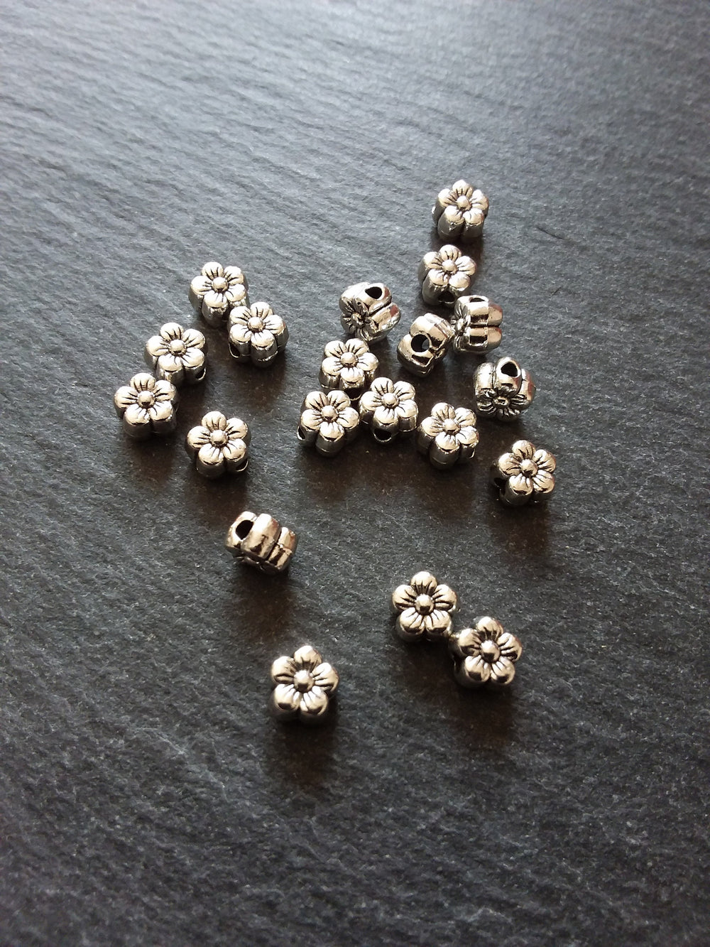 20 or 100 Flower Spacer Beads 6mm Antique Silver Tone Alloy 6x4mm Hole: 1.8mm
