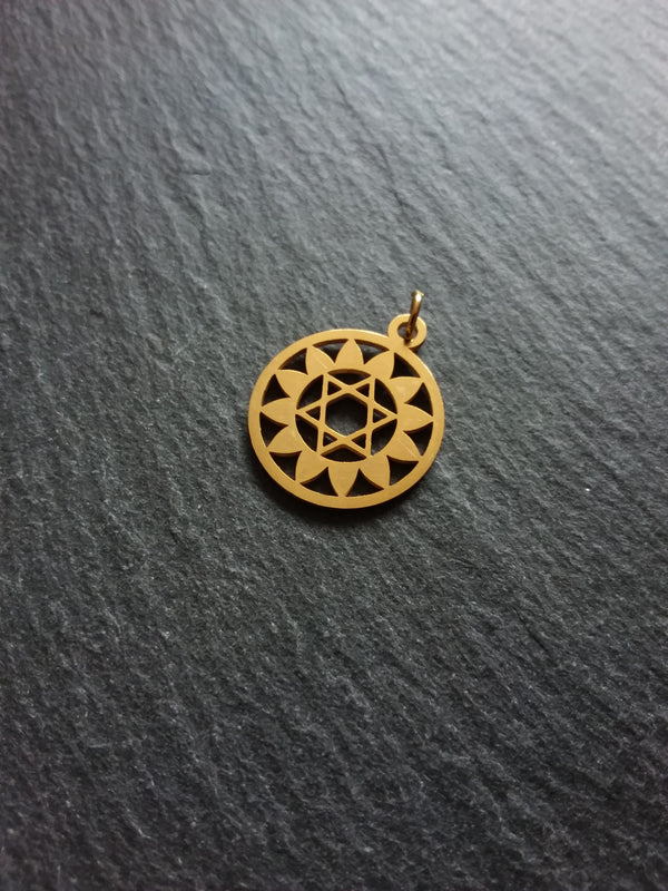 1 or 5 Gold Stainless Steel Anahata Heart Chakra Star Charms Flat 22x19mm