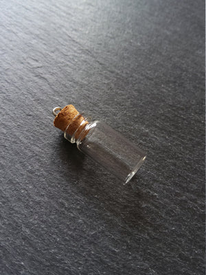 2 Little Glass Bottles 1ml Vials with Cork Stopper and Hook. Size 22x11mm