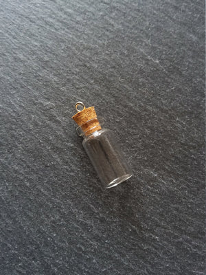 2 Little Glass Bottles 1ml Vials with Cork Stopper and Hook. Size 22x11mm