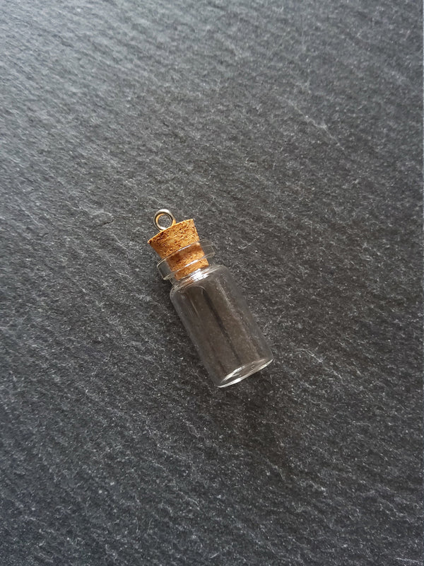 2 Little Glass Bottles 1ml Vials with Cork Stopper and Hook. Size 22x11mm
