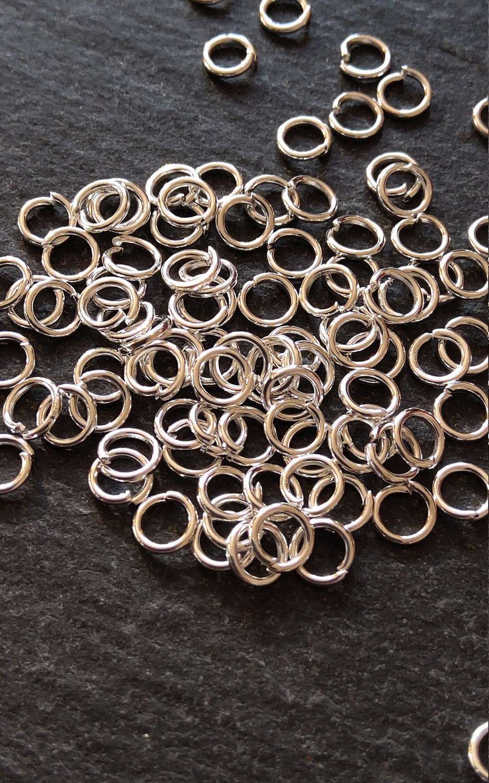 300 or 1500 Bright Silver Plated 4mm Diameter 0.7mm Jump Rings Metal Alloy