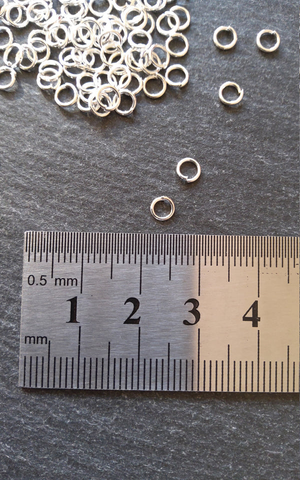 300 or 1500 Bright Silver Plated 4mm Diameter 0.7mm Jump Rings Metal Alloy