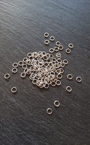 300 or 1500 Bright Silver Plated 4mm Diameter 0.7mm Jump Rings Metal Alloy