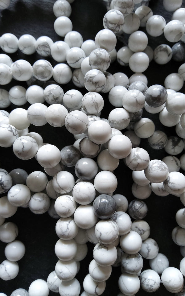 8.5mm Natural White Howlite Round Polished Undyed Beads Full 15.7 inch Strand (HW8-4)