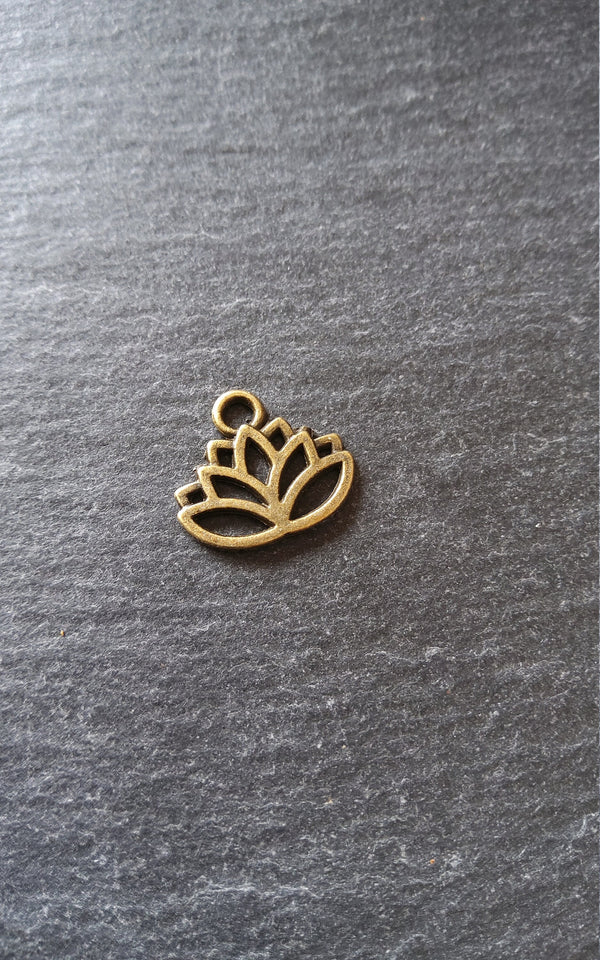 20 or 100 Antique Bronze Tone 17x15mm Tone Lotus Flower Charms