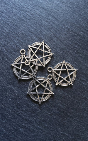 6 or 30 Pentagram Pendants Antique Silver Alloy 31x28mm
